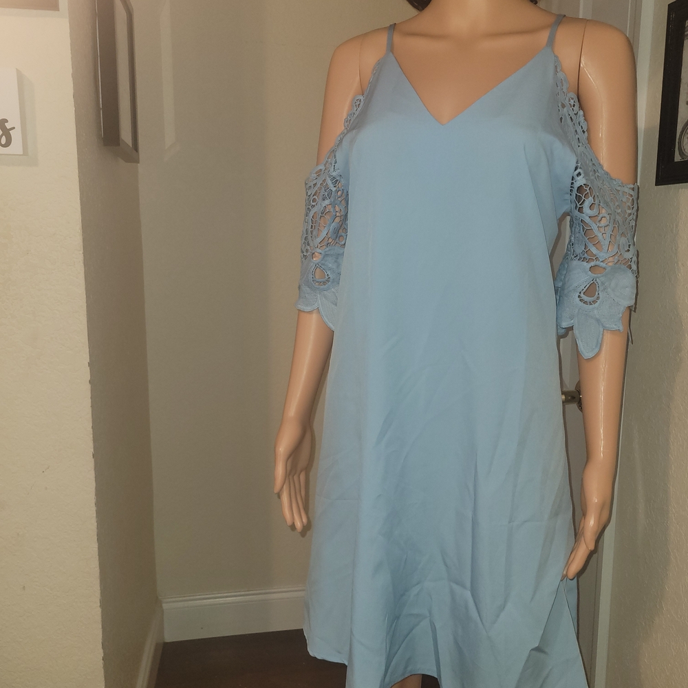 Elegant Blue Midi Dress with Lace Sleeves